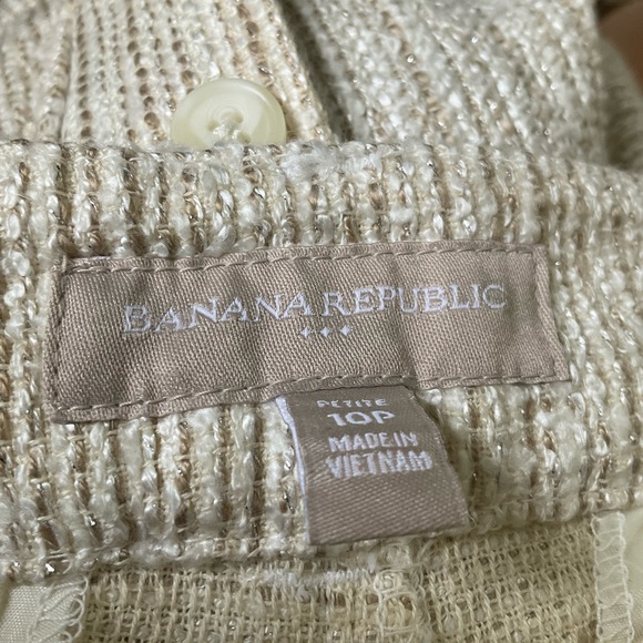 “BANANA REPUBLIC” Off White WITH Gold Thread Tweed Shorts. - Picture 11 of 16